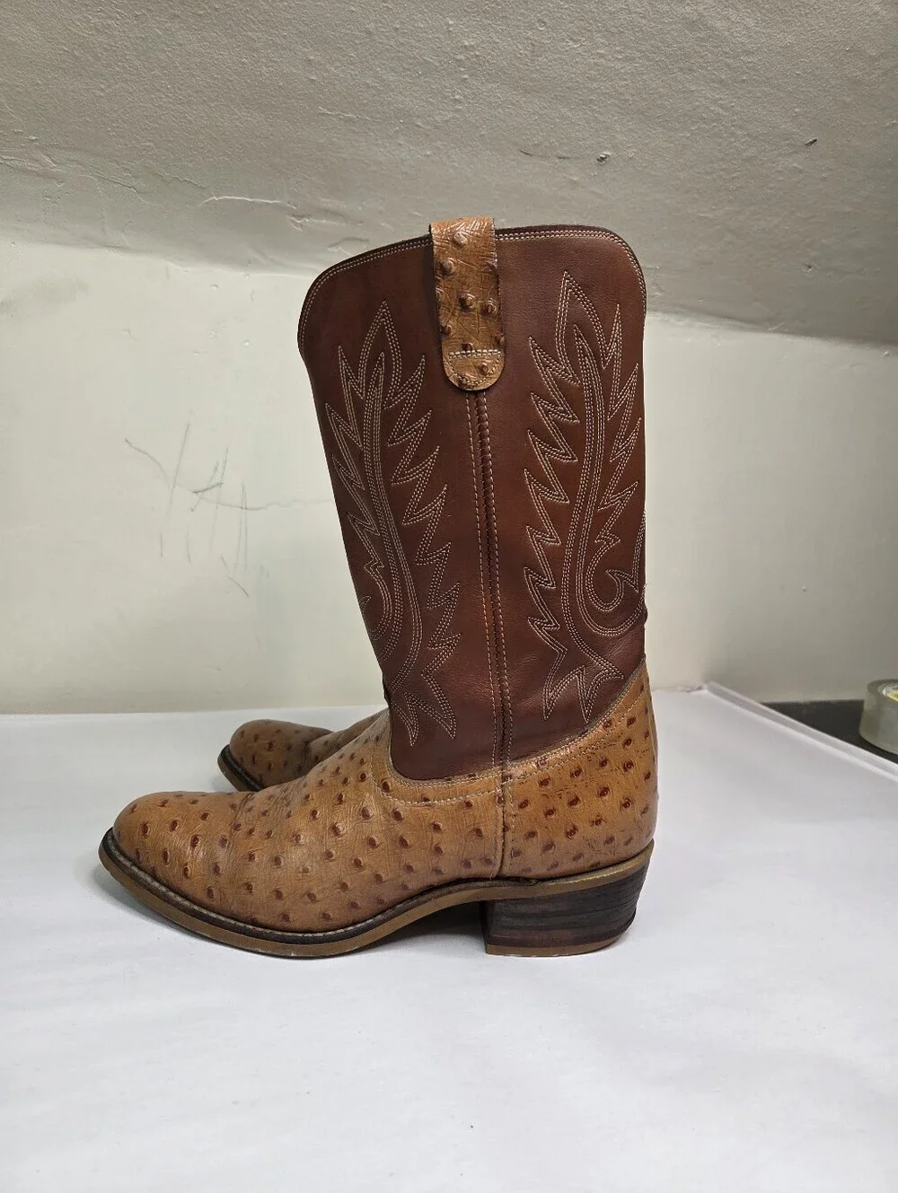 Levi’s Western‎ Cowboy Boots 10.5 M Brown Ostrich Embossed Leather Vintage